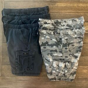 5 Pair Wrangler Men’s Shorts L 36/38 Relaxed Fit Bundle Black and Gray Camo